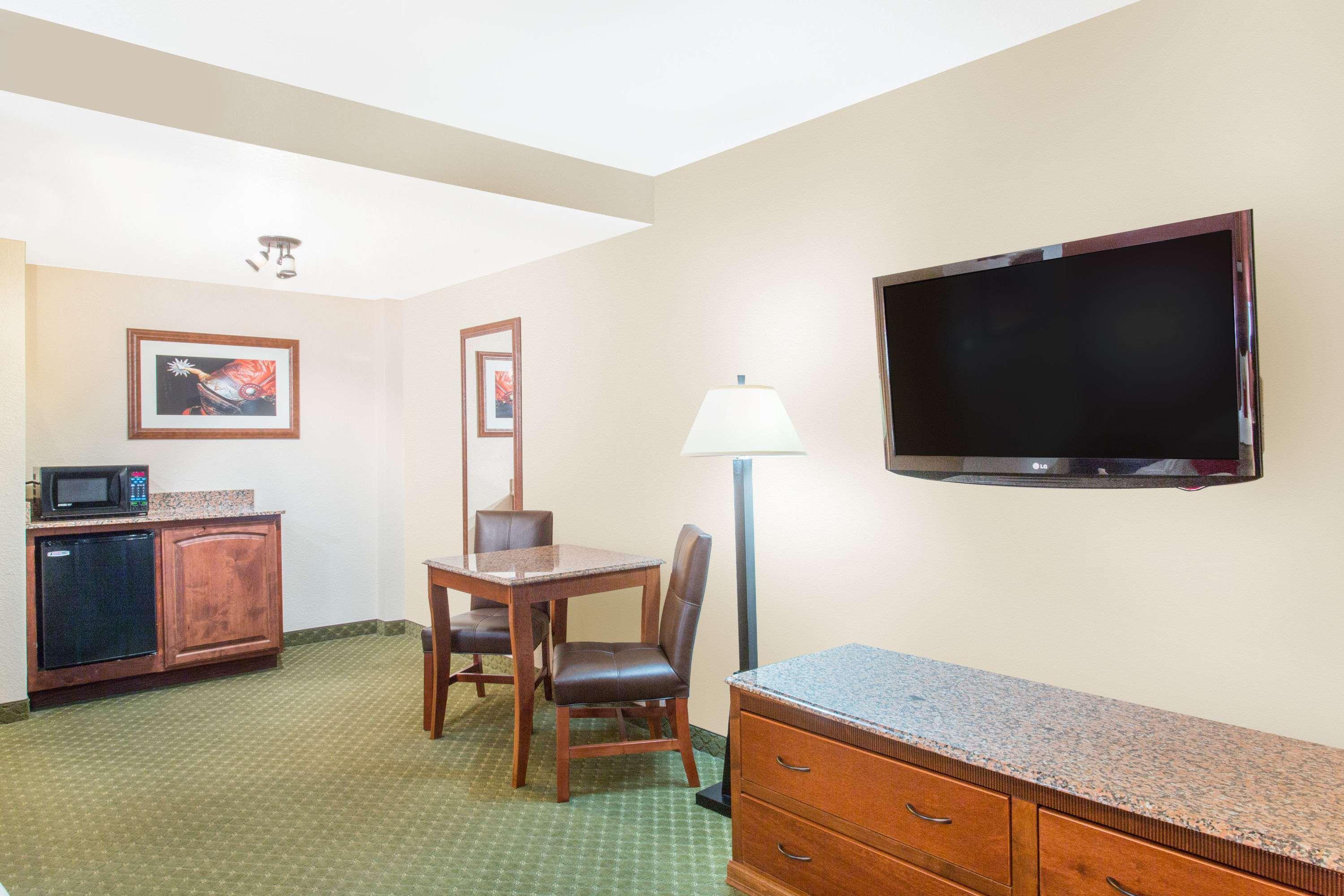 Ramada By Wyndham Elko Hotel At Stockmen'S Casino Eksteriør billede