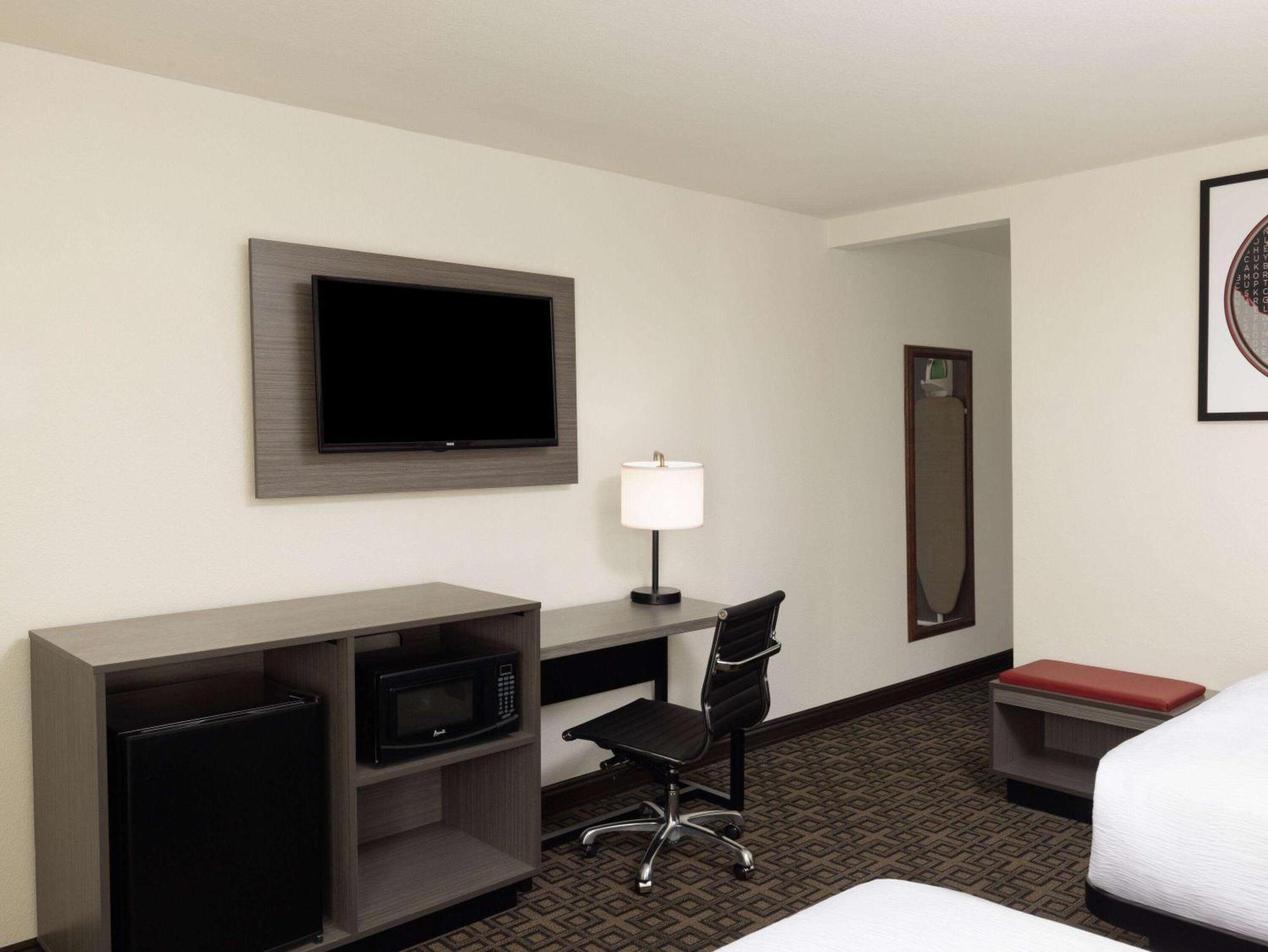 Ramada By Wyndham Elko Hotel At Stockmen'S Casino Eksteriør billede